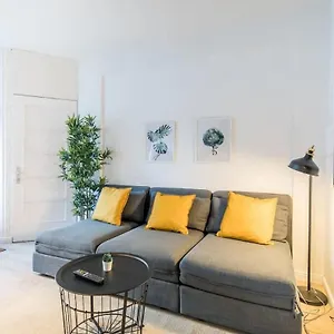 Apartment Cosy 2-room In Urban Location